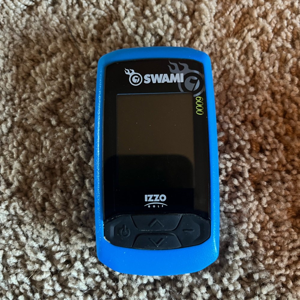 Izzo Swami 600 Handheld Golf GPS with Magnetic Grip